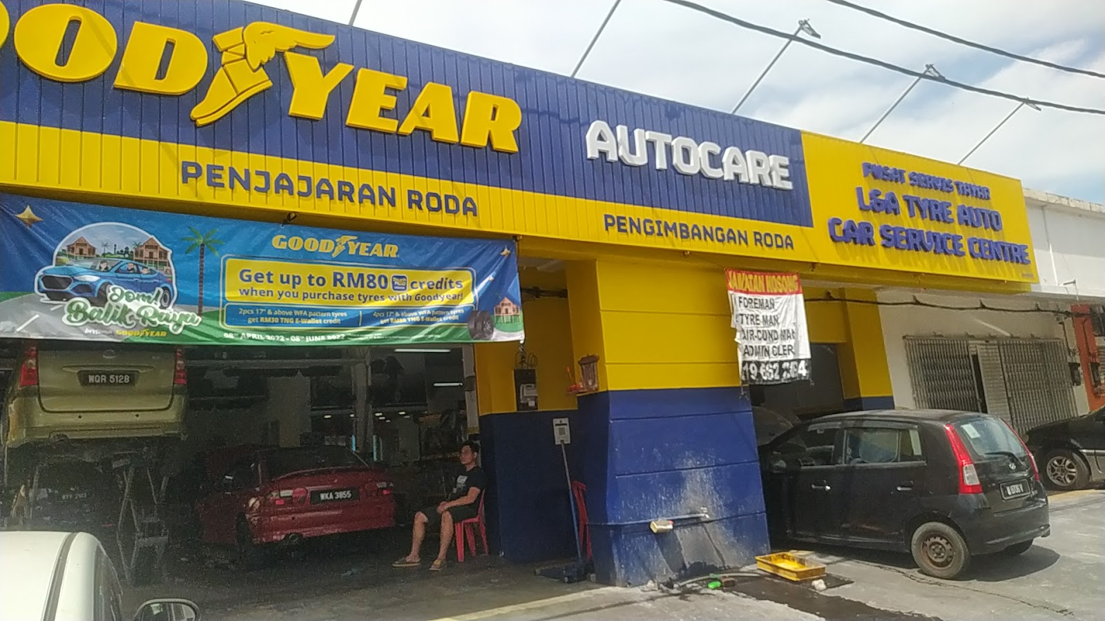 L & A Tyre Auto Car Service Center 3